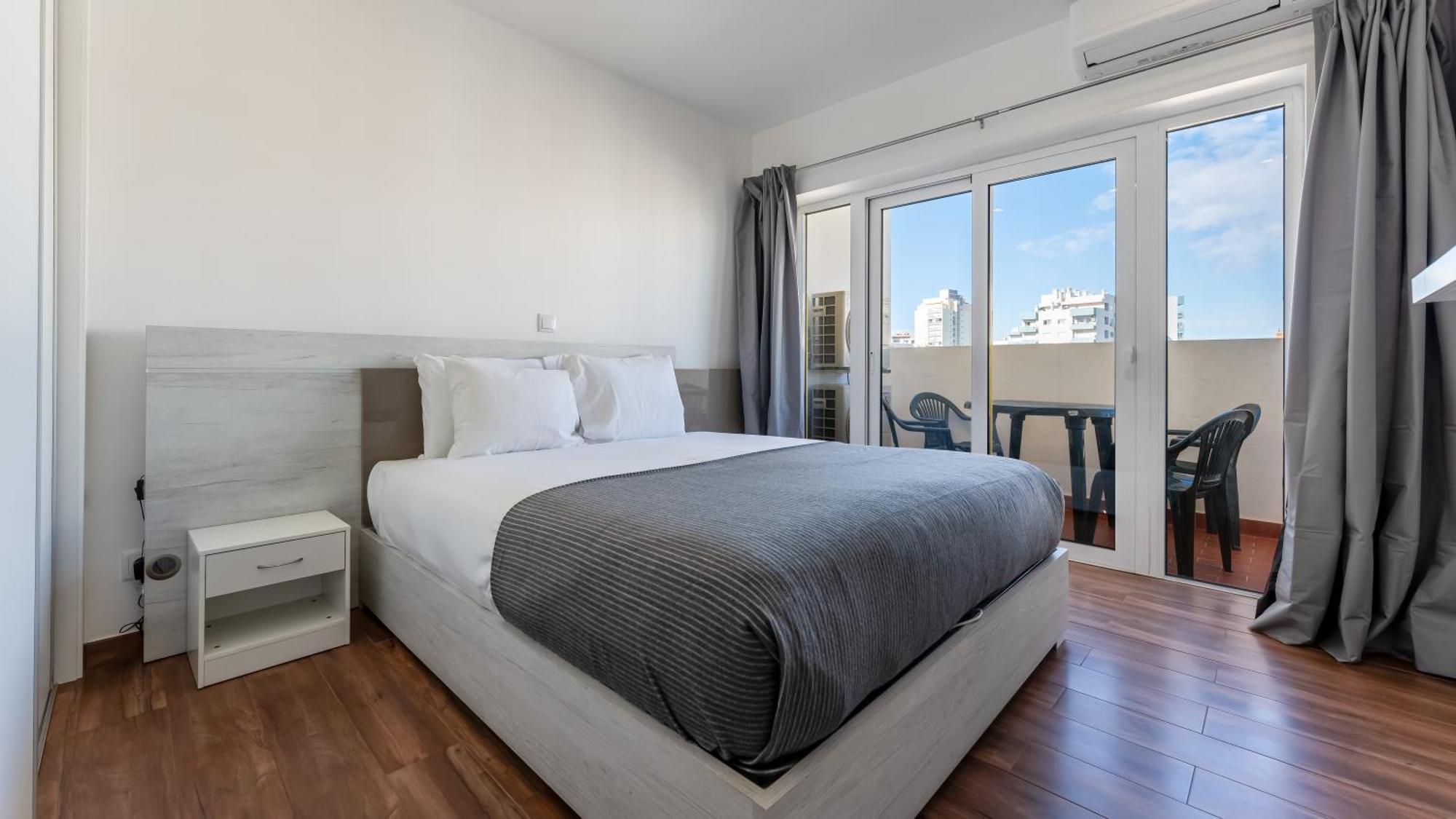 Serene Blue 1 Bdr Flat With Balcony By Lovelystay Портиман Екстериор снимка