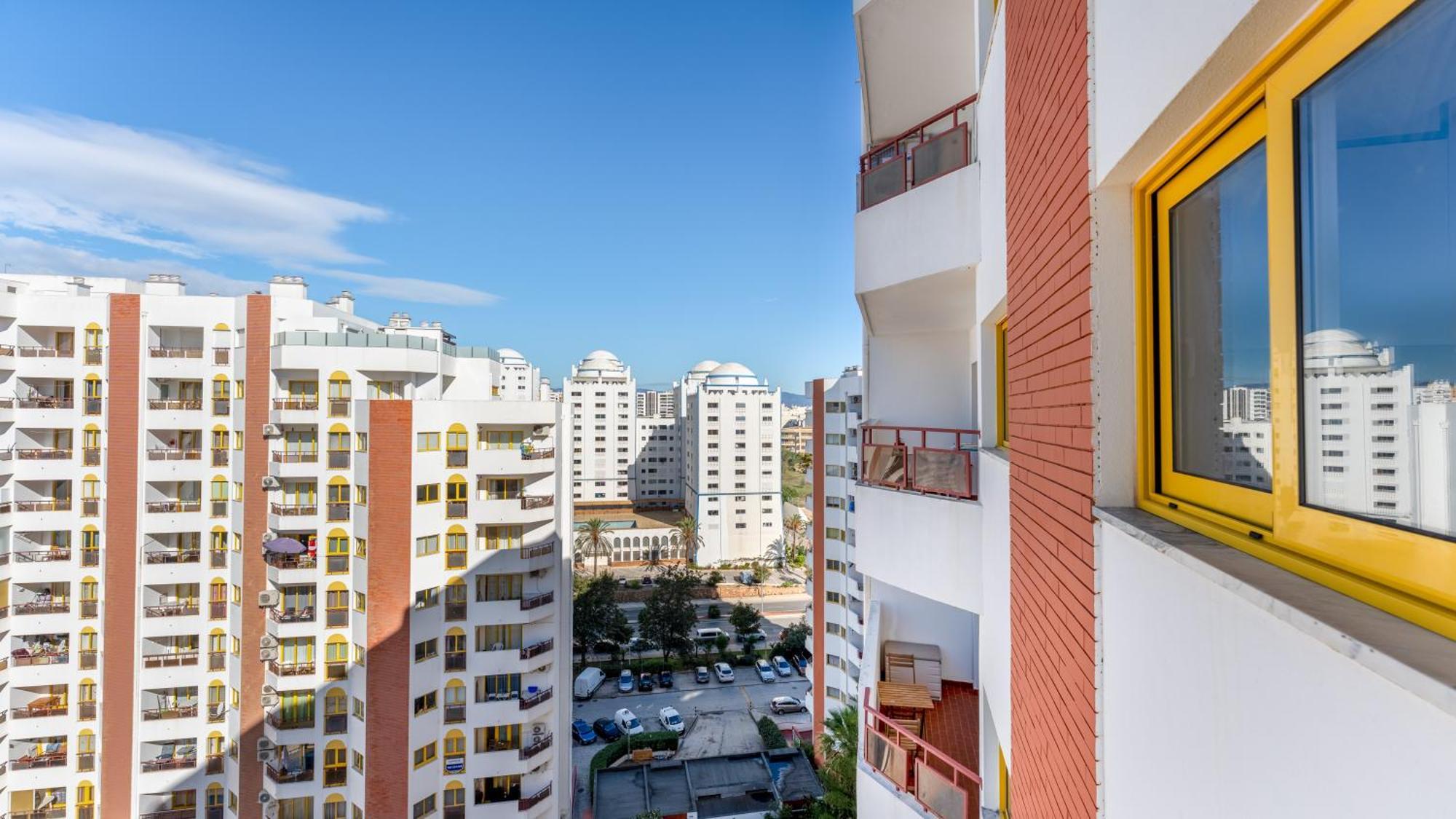 Serene Blue 1 Bdr Flat With Balcony By Lovelystay Портиман Екстериор снимка